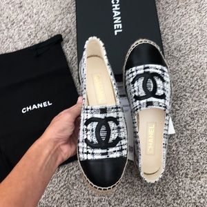 ❌SOLD❌CHANEL 21S Black & Ivory Espadrilles size 39